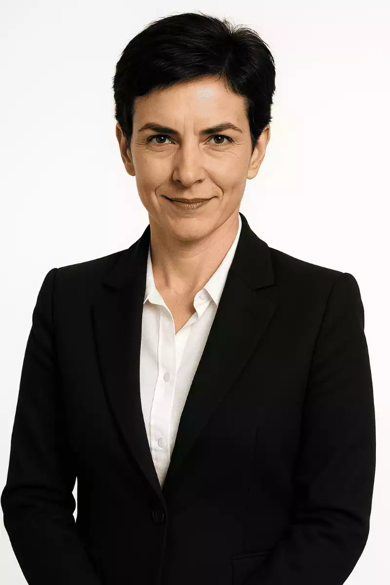 Portrait d’Élise Donnedieu, intervenante en droit pénal – LegalTravail